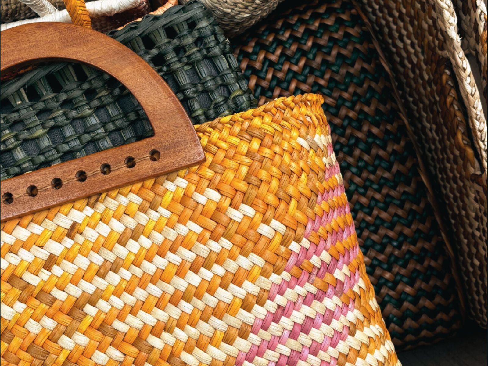 ✨ Why a Handwoven Bag Is the Ultimate Spring Staple