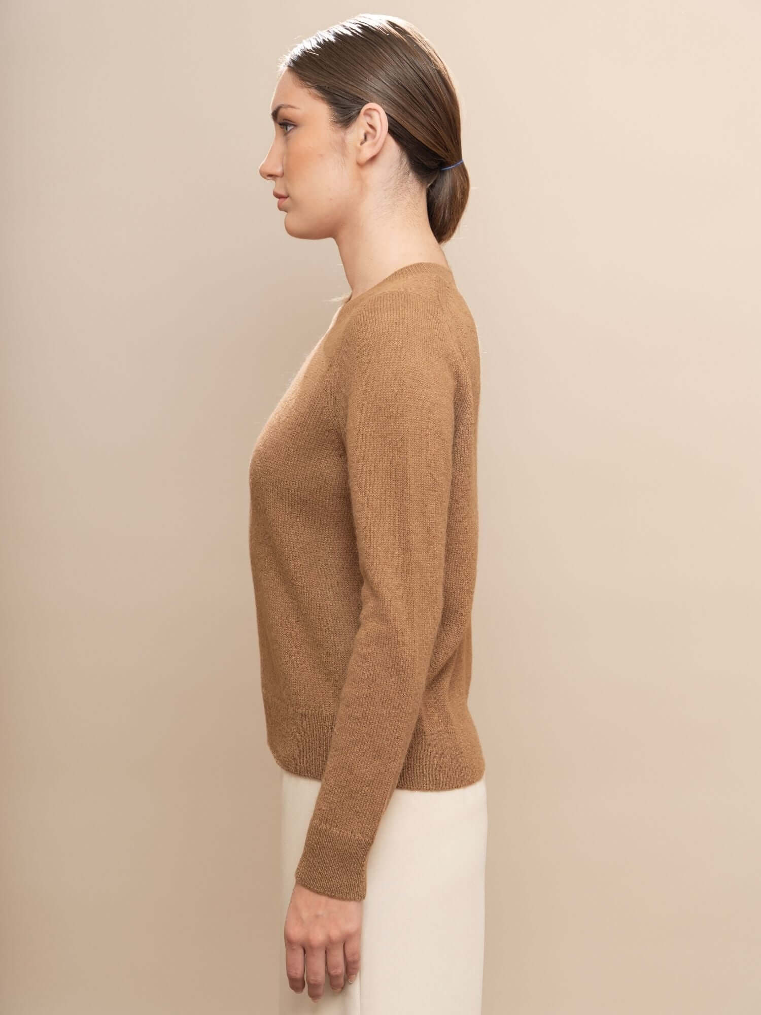 Cinnamon classic baby alpaca jumper side view – natural fit, artisan knitwear | Orange Inca