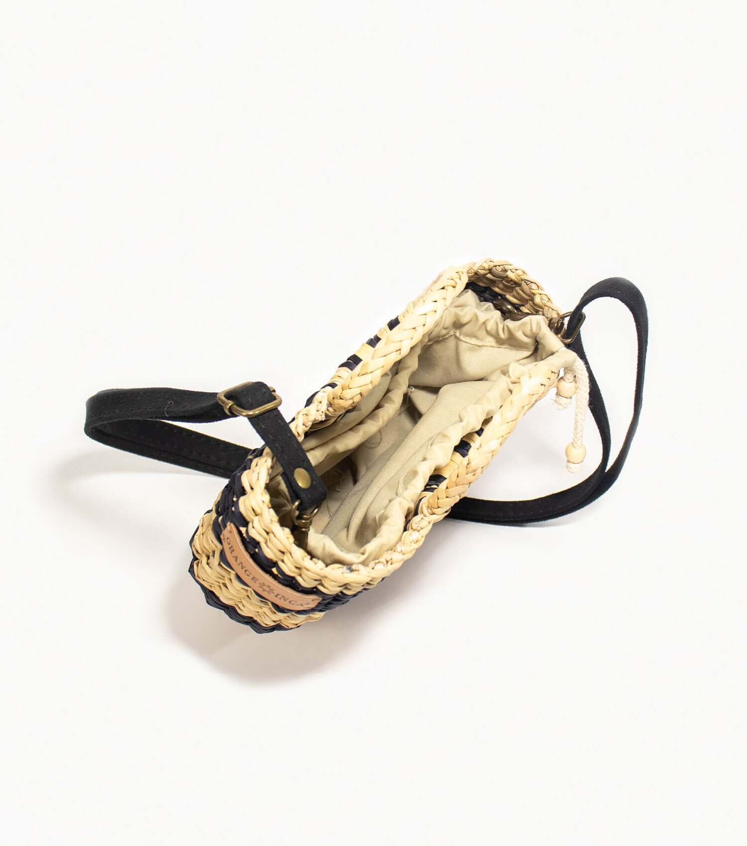 Natural stripe straw crossbody bag detail – handmade in Peru by Orange Inca