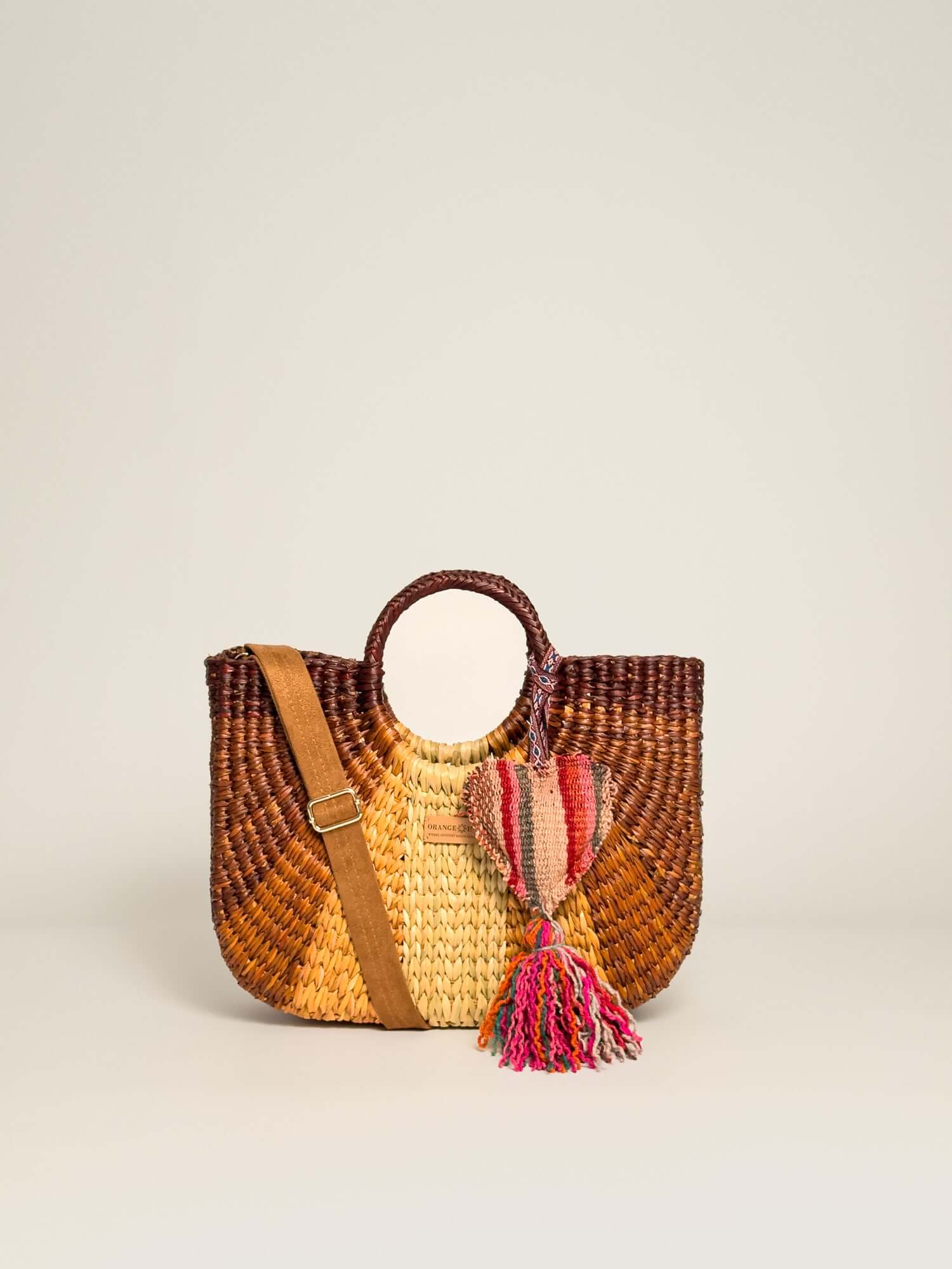 Handcrafted Gran Fiesta junco reed tote - artisanal summer bag | Brown and Natural