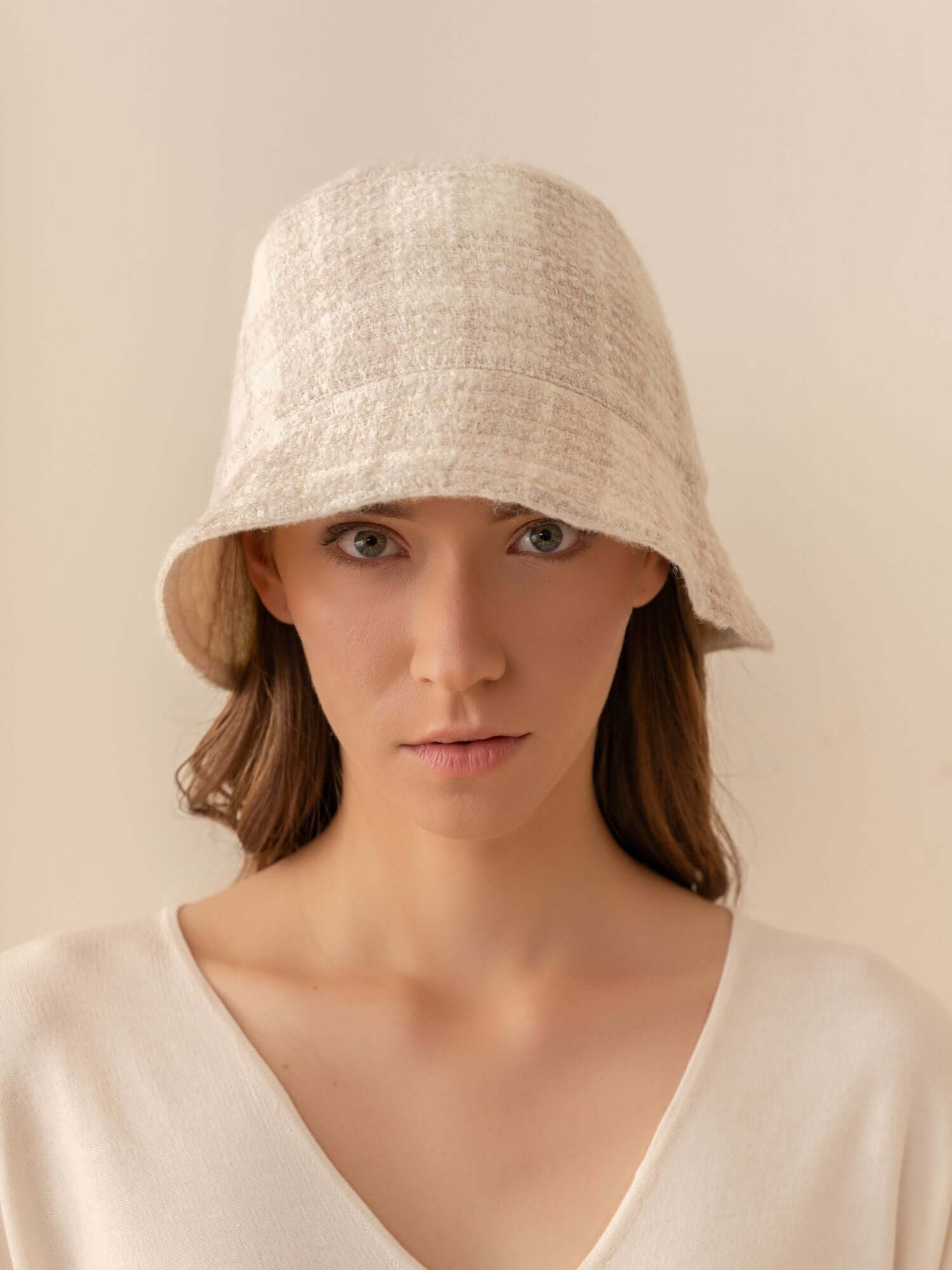 Ivory and beige plaid reversible baby alpaca bucket hat – handmade in Peru | Orange Inca