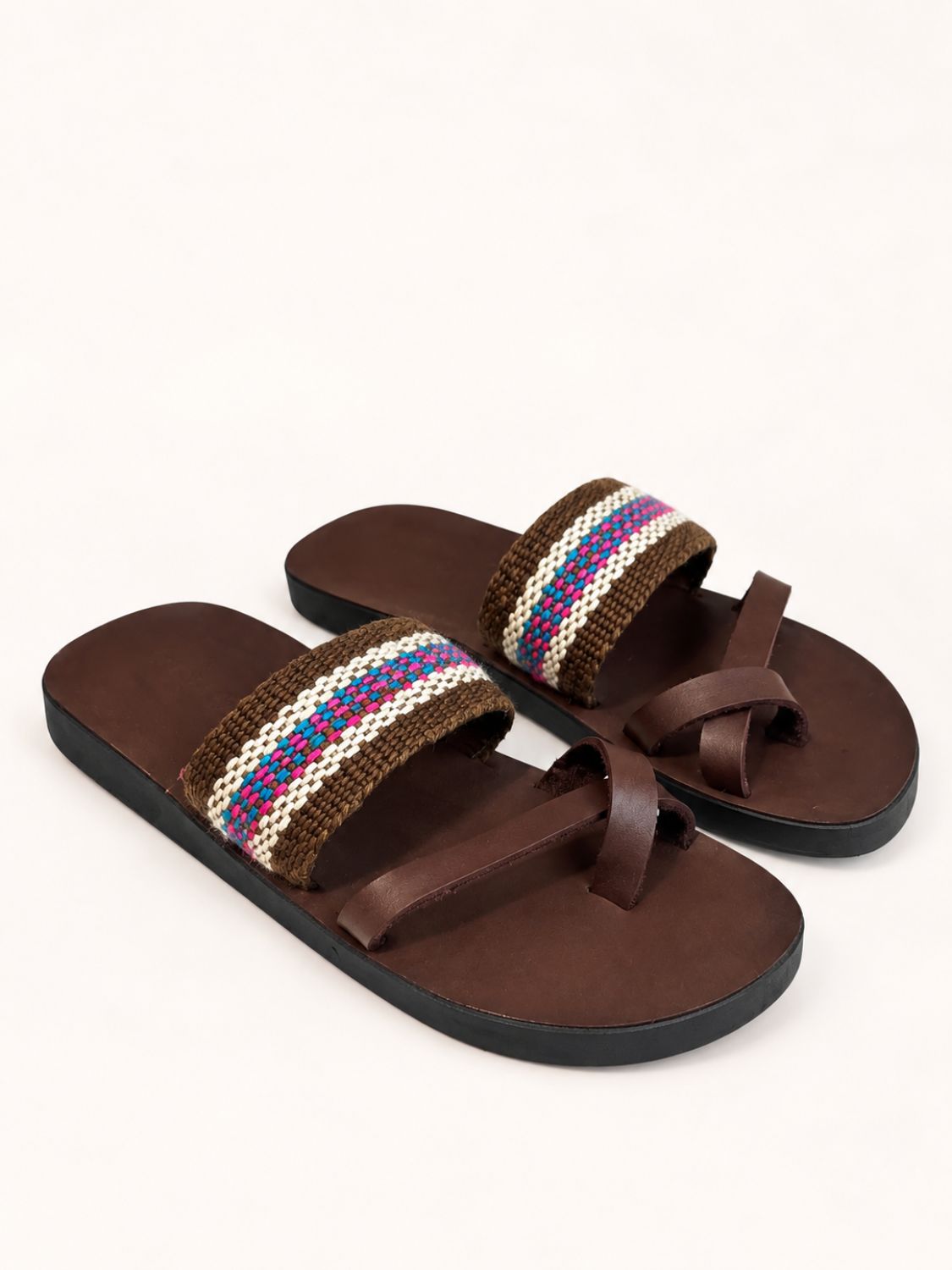 Pair of Pisac Toe Loop Sandals in Brown and Pink frazada | Orange Inca