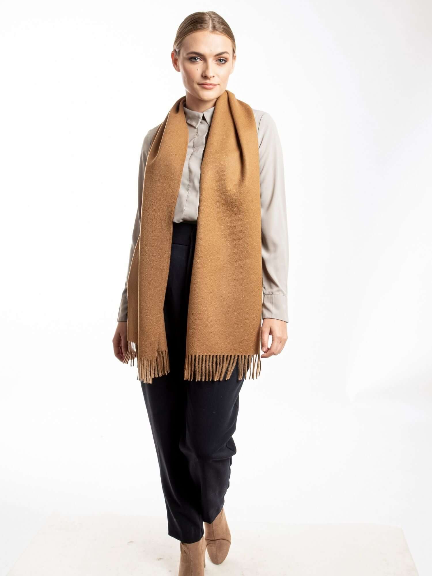 Baby alpaca scarf in camel brown - best quality in Australia, Europe and the USA