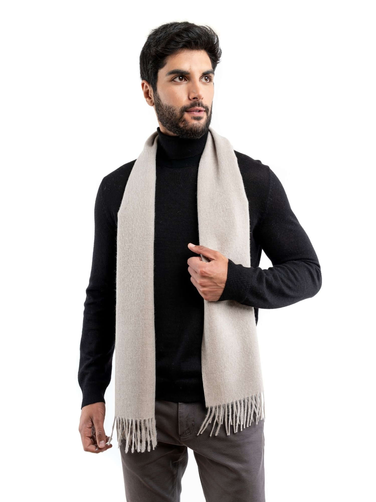 Best baby alpaca scarf for men and women in oatmeal. Available in Australia, Europe and the US