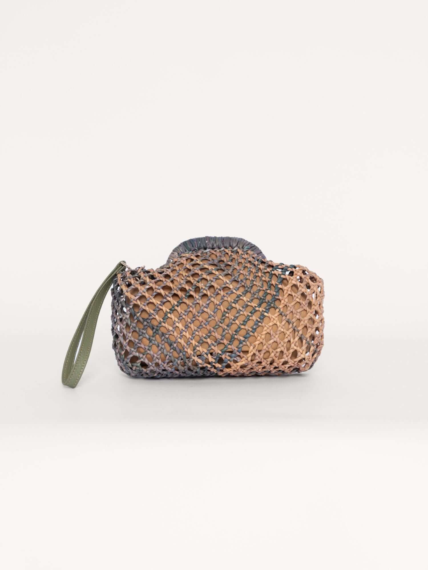 Green kiss lock clutch bag – handmade frame purse with woven exterior and structured silhouette