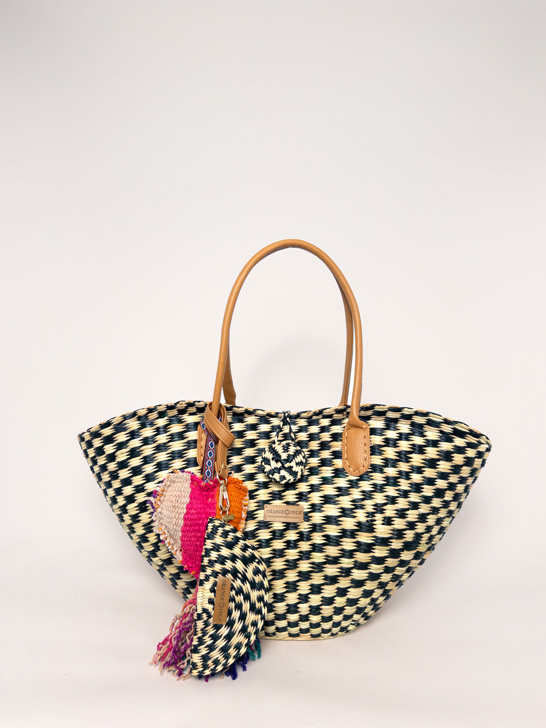 Playa Tote - Checkered Olive Green and Natural, handwoven junco tote bag, natural dyes, faux leather straps.