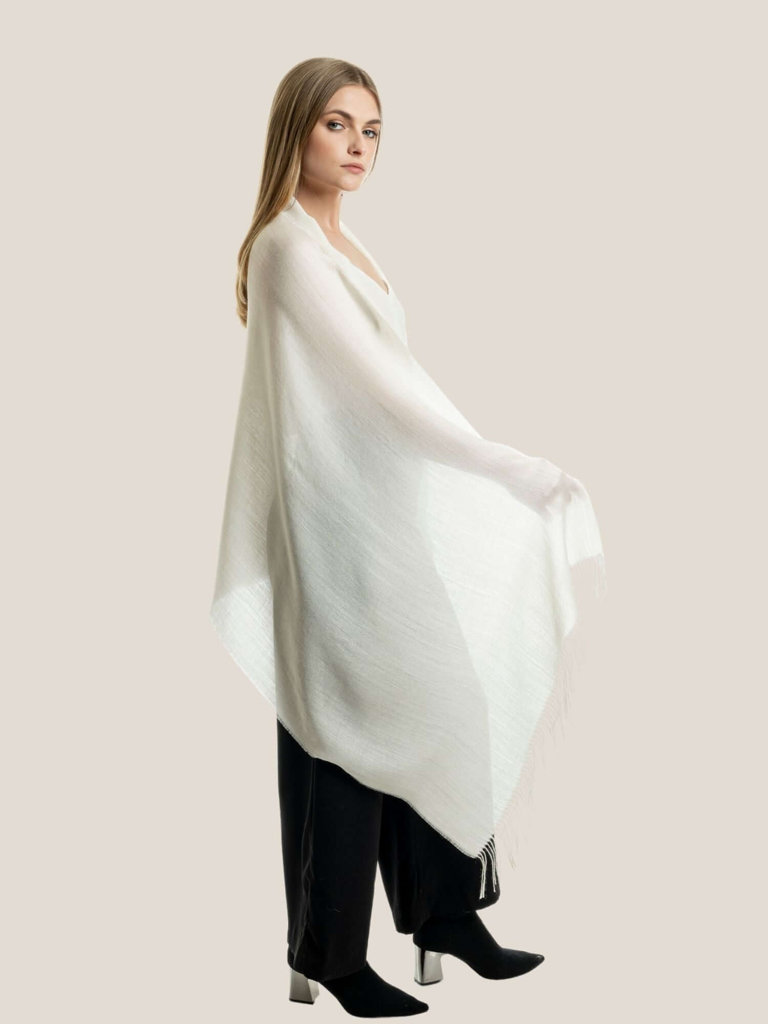 Shawls and wraps made from natural fibres: baby alpaca wool and silk. Sateen in White.