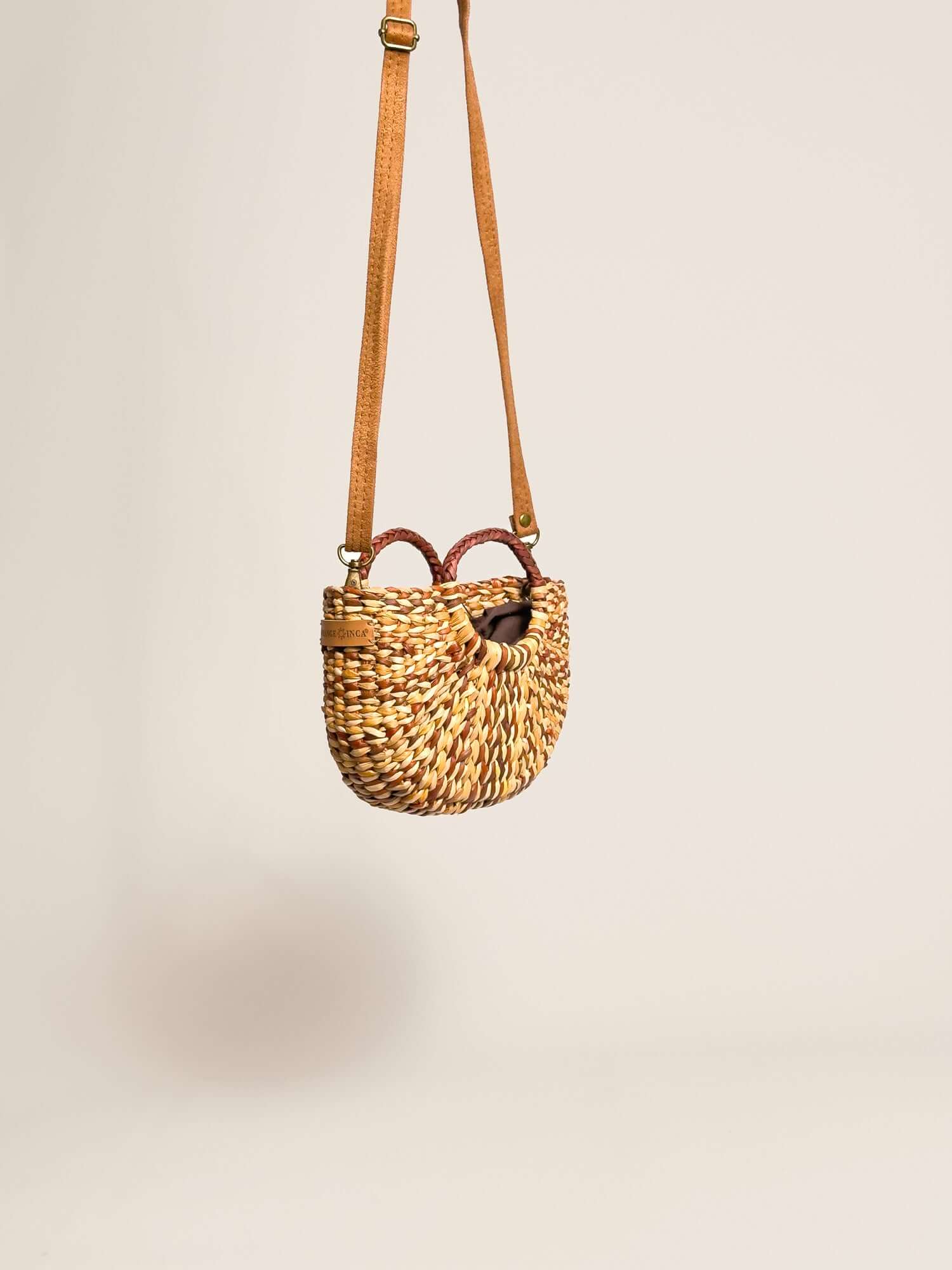 Handwoven straw crossbody bag w removable straps | Marbled Brown