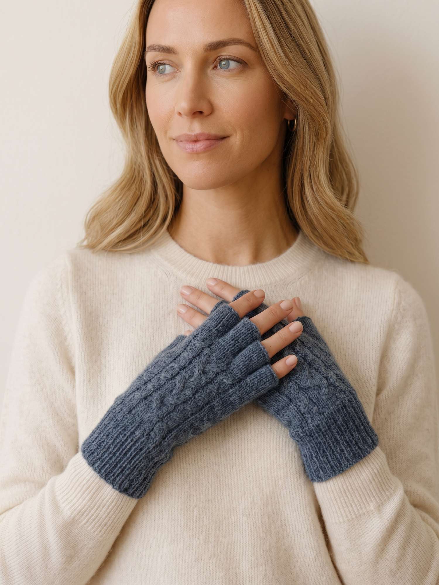 Baby Alpaca Cable-Knit Fingerless Gloves - Steel Blue
