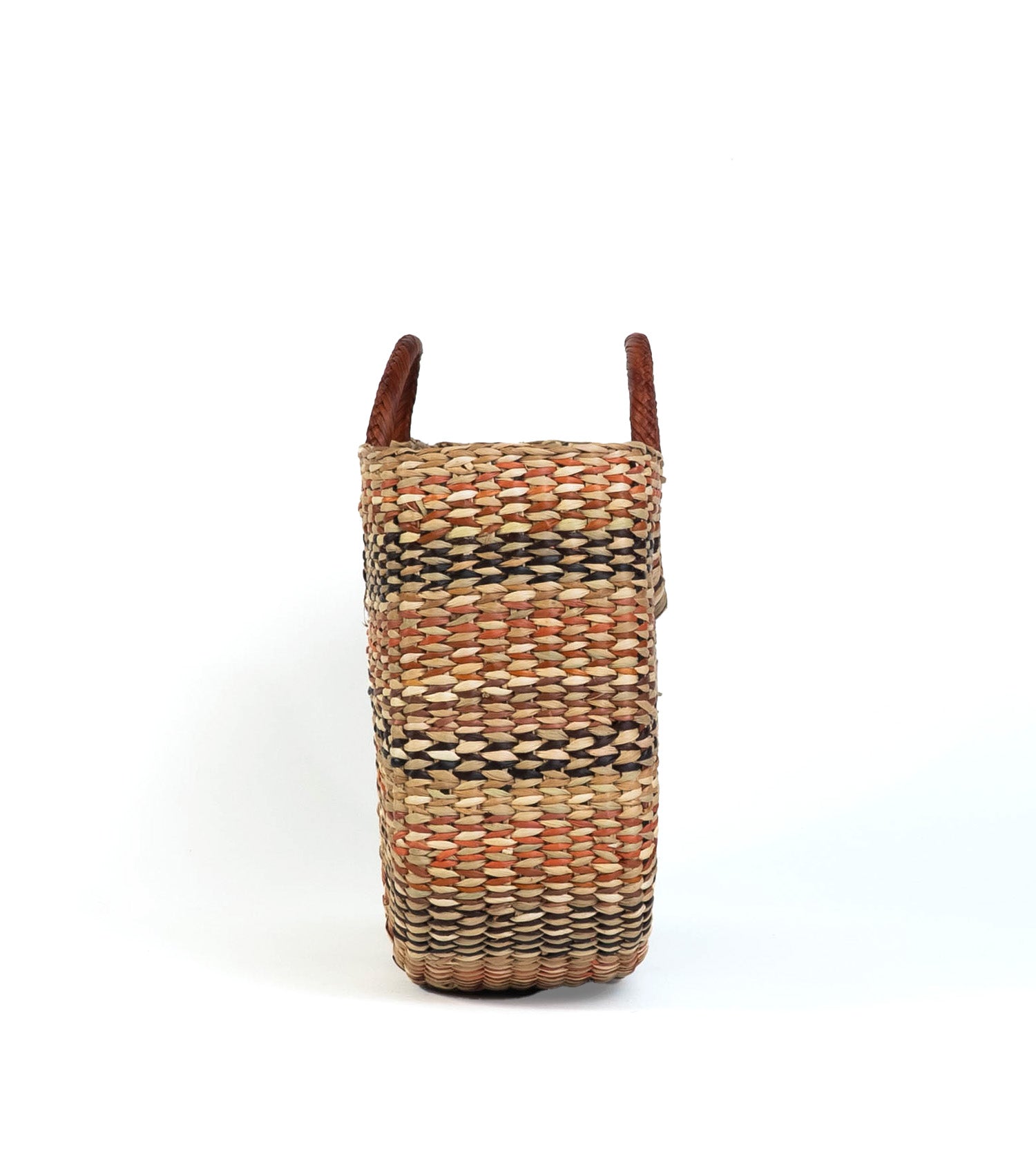 Side profile of Gran Fiesta straw tote - artisanal summer bag | Brown and Natural Marbled