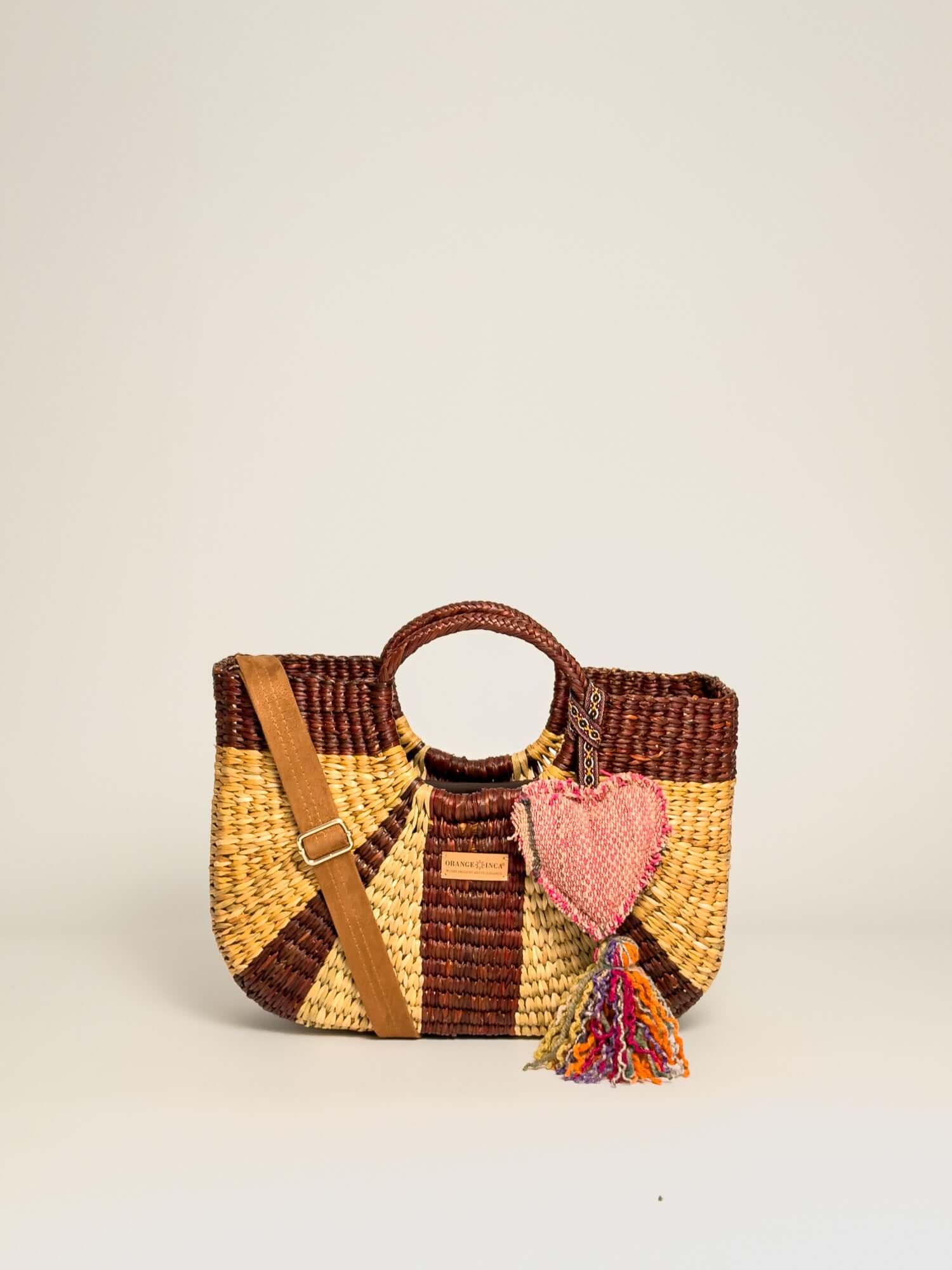 Handcrafted Gran Fiesta junco reed tote - artisanal summer bag | Natural and Browns