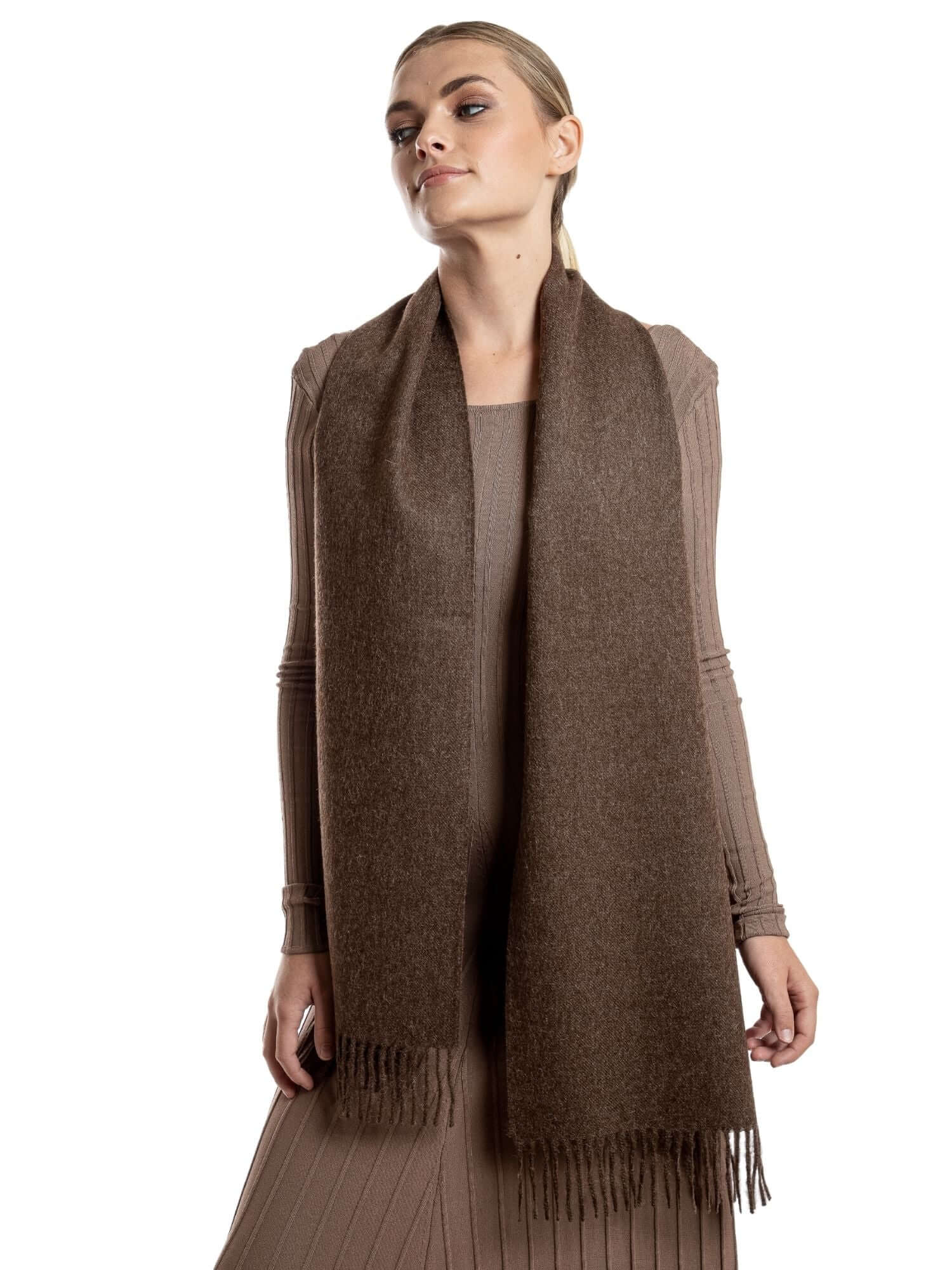 Natural brown baby alpaca scarf in brown. Made in Peru, luxury from the Andes